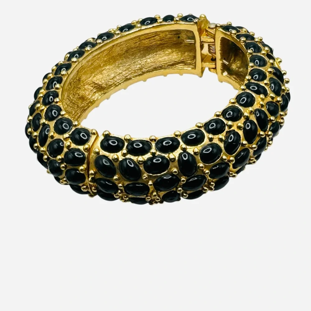 Stunning KJL ( Kenneth J Lane) Black Lucite Cobblestone Hinged Bracelet - Picture 3 of 5